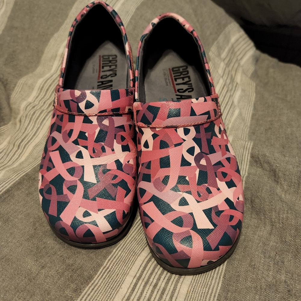Greys Anatomy Meredith sport clog